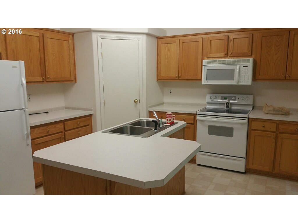 862 VINTAGE DR, Elkton, OR 97436 US Roseburg Home for The Mary