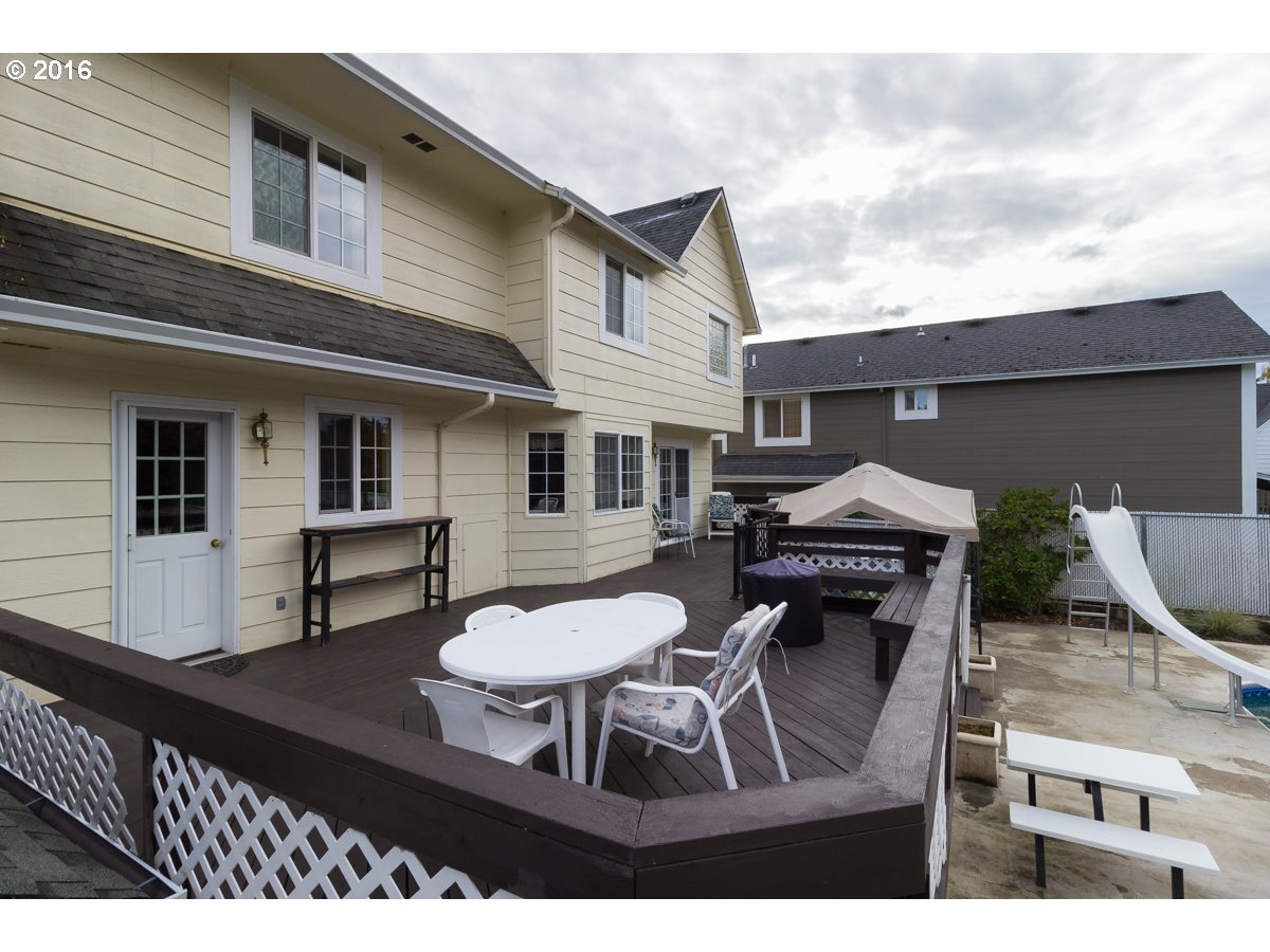 1322 NW DOMENICO DR, Roseburg, OR 97471 US Roseburg Home for The Mary